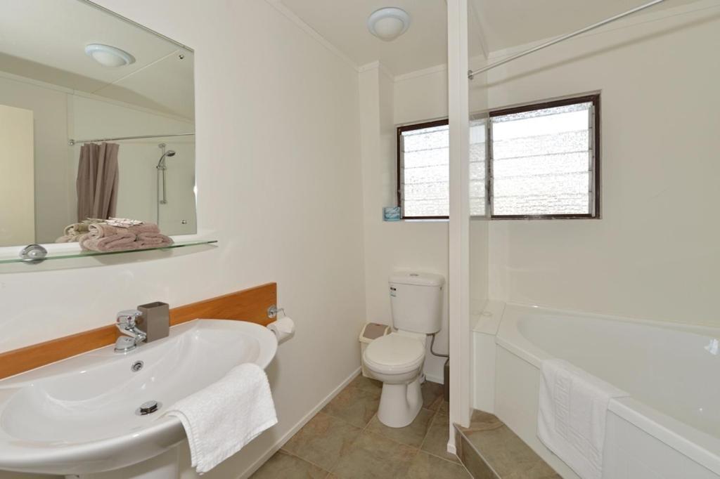 Waterfalls Estate - & Paihia