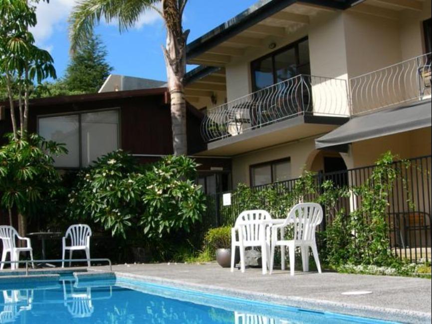 Waterfalls Estate - & Motel